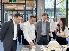 <b>去看一看、去投资</b>